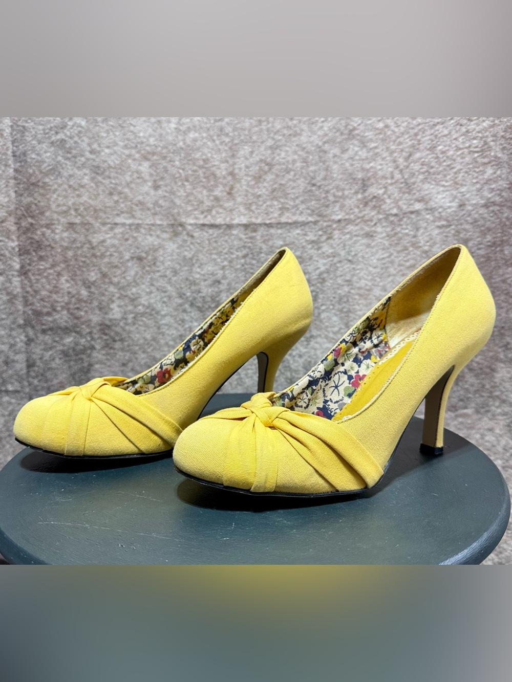 Yellow Size 10 Knot-Front Women's 3”Heels